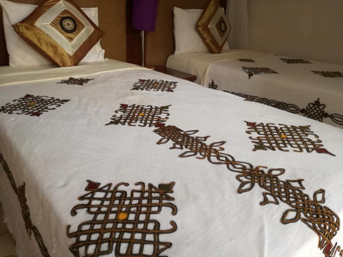 Wellsprings Hotel Gulu Екстер'єр фото