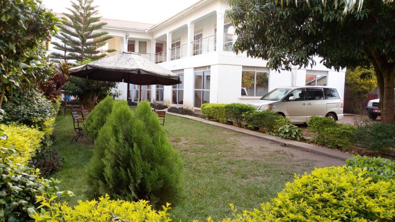 Wellsprings Hotel Gulu Екстер'єр фото