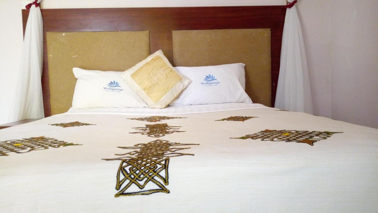 Wellsprings Hotel Gulu Екстер'єр фото