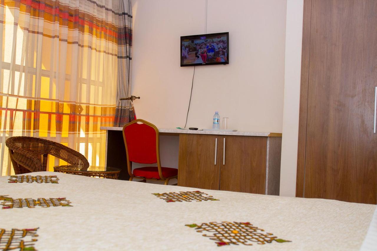 Wellsprings Hotel Gulu Екстер'єр фото