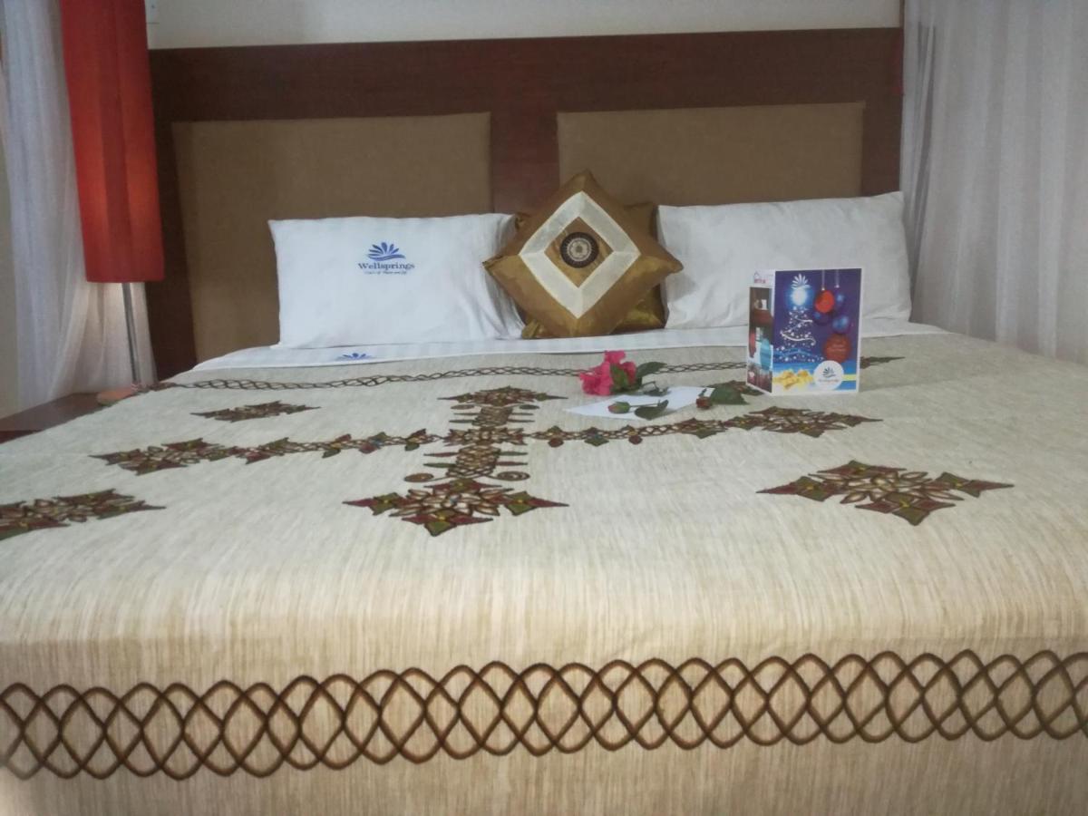 Wellsprings Hotel Gulu Екстер'єр фото